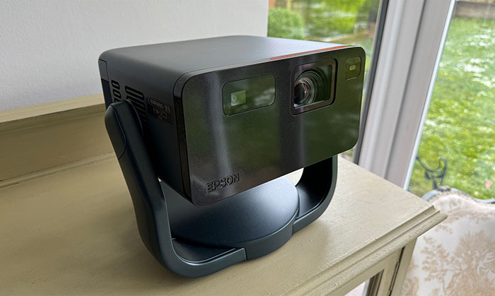 ویدئو پروژکتور فضای باز Epson EpiqVision Mini EF-22